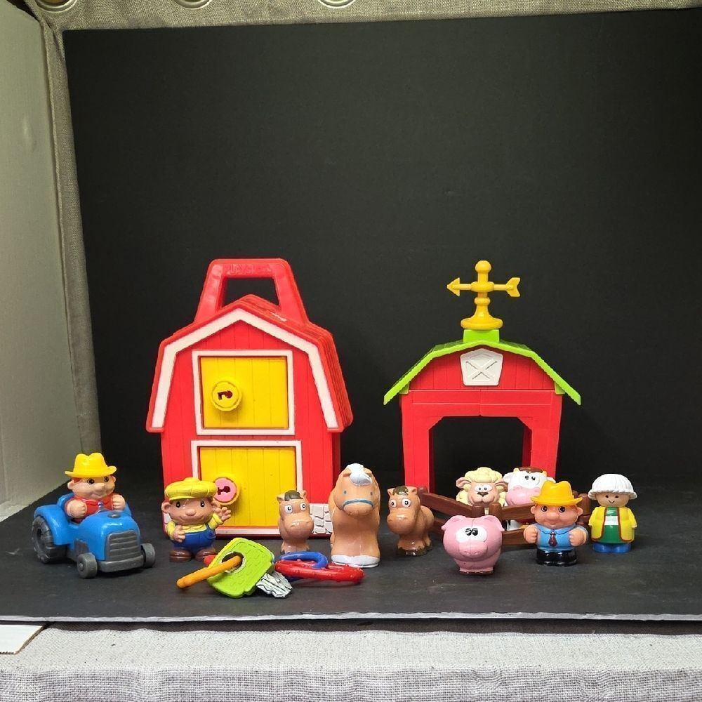 Vintage PLAYSKOOL LOCK EM UP BARN w/ Keys &‎ People, Animals 1980s